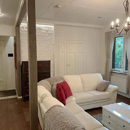 Upea Kaupungissa, A Magnificent In Downtown Λάχτι